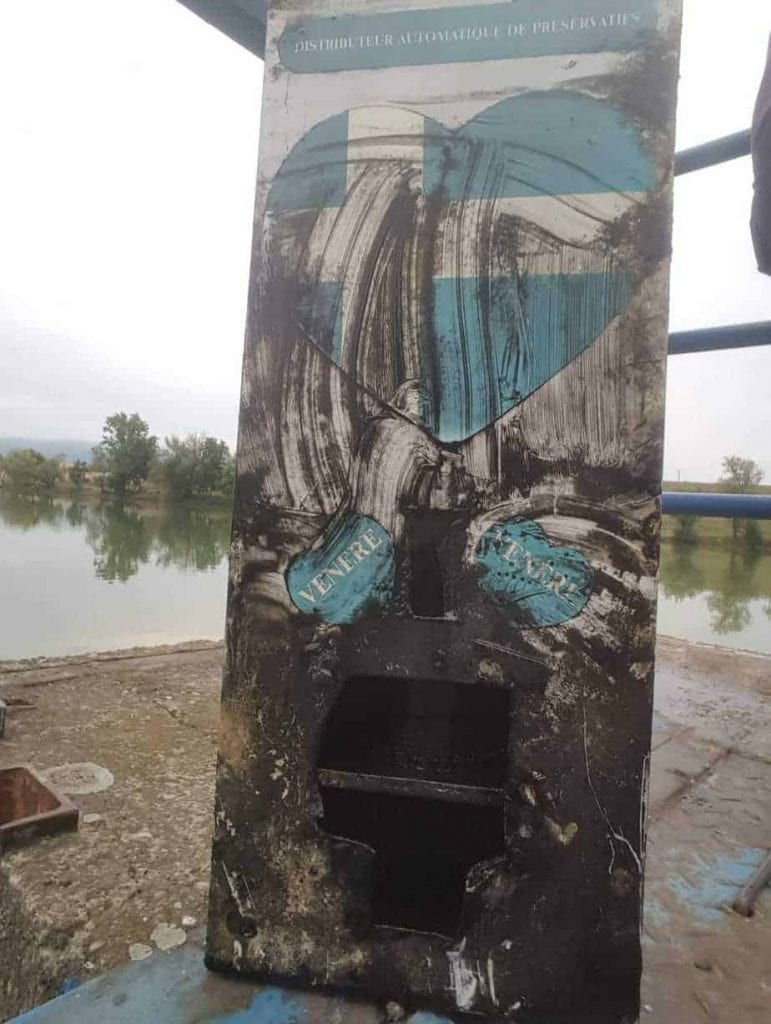 magnet
fishing nález automat na kondómy