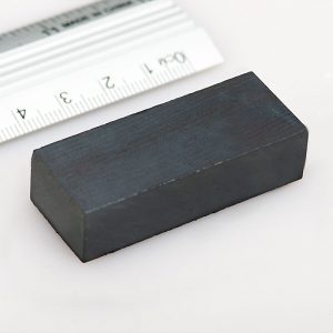 Feritový magnet kváder 48x22x10 mm -
  Y30BH