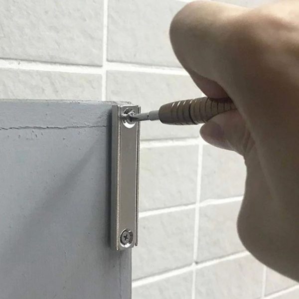 Magnet v puzdre s dierami pre skrutky
  60x13,5x5 mm