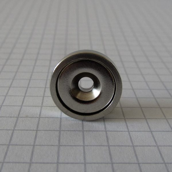 Magnet v puzdre s dierou pre skrutku
  16x5 mm - N38