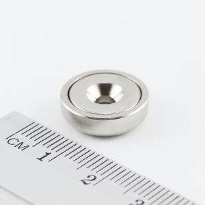 Magnet v puzdre s dierou pre skrutku
  16x5 mm - N38