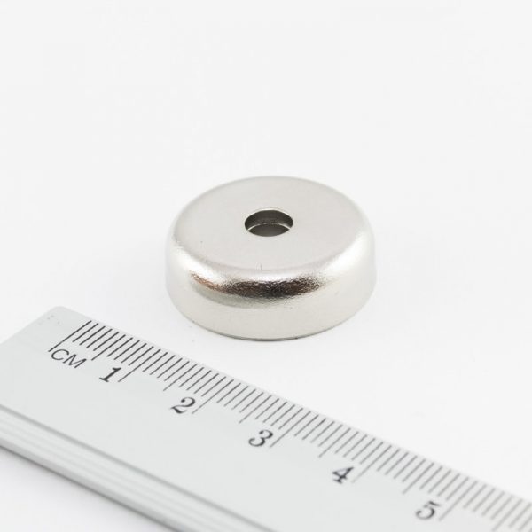 Magnet v puzdre s dierou pre skrutku
  25x8 mm