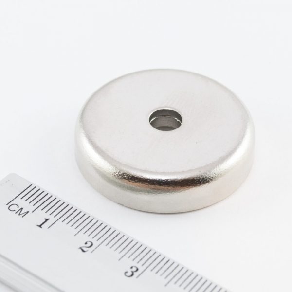 Magnet v puzdre s dierou pre skrutku
  36x8 mm