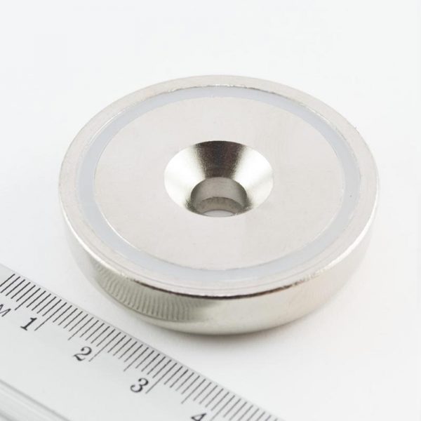 Magnet v puzdre s dierou pre skrutku
  48x11,5 mm