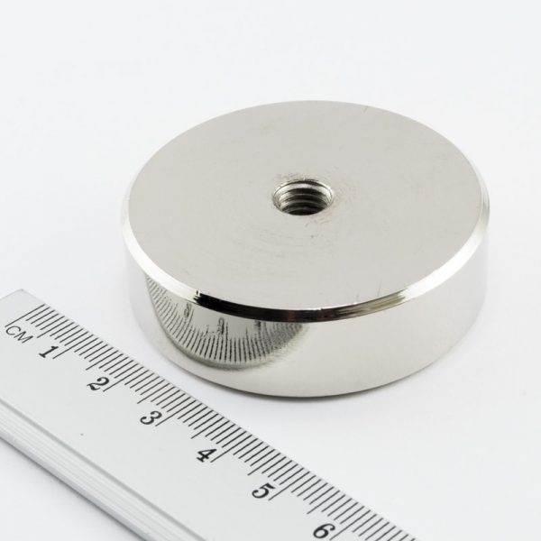 Magnet v puzdre s vnútorným závitom
  50x15 mm