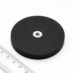 Magnet v puzdre s vnútorným závitom
  66x8,5 mm pogumovaný