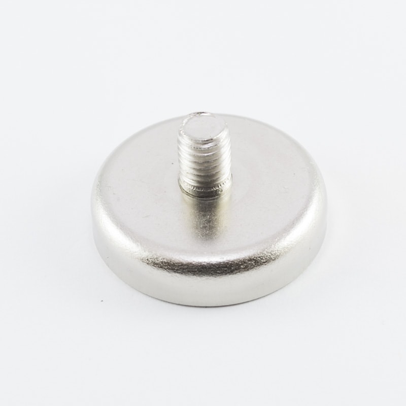 Magnet v puzdre s vonkajším závitom 36x8
mm