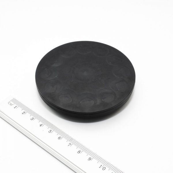 Magnet v puzdre s vysunutým vnútorným
  závitom 88x8,5 mm pogumovaný