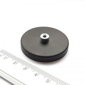 Magnet v puzdre s vysunutým vnútorným
  závitom 43x6 mm pogumovaný