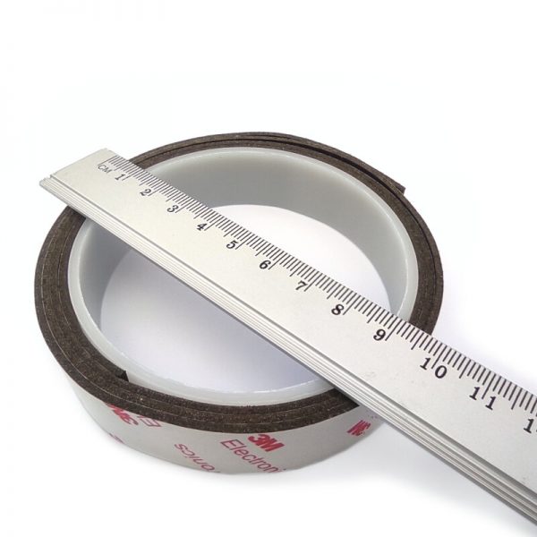 Neodýmová magnetická lepiaca páska
  20x1,5 mm (1 meter)