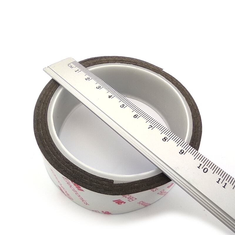 Neodýmová magnetická lepiaca páska
30x1,5 mm (1 meter)