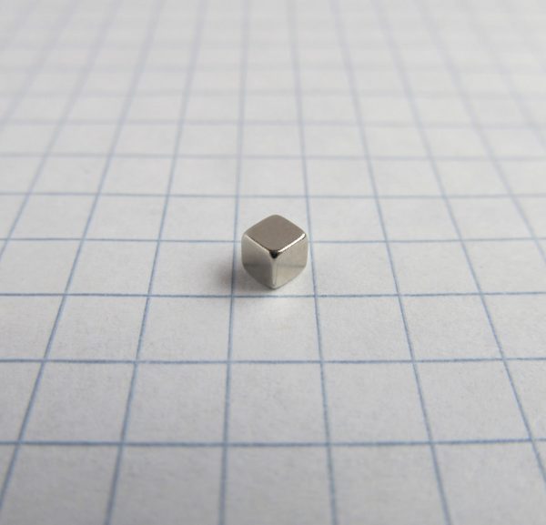 Neodýmový magnet kocka 3x3x3 mm - N52