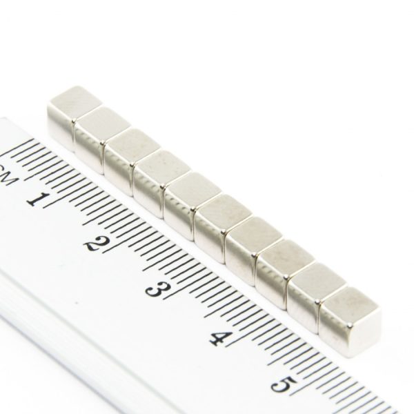 Neodýmový magnet kocka 5x5x5 mm - N35