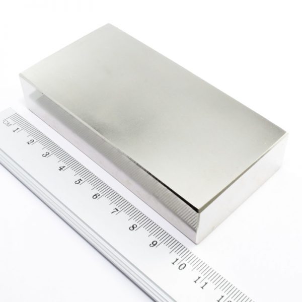 Neodýmový magnet kváder 100x50x20 mm -
  N38