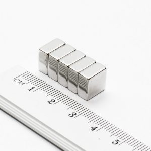 Neodýmový magnet kváder 10x10x5 mm - N38