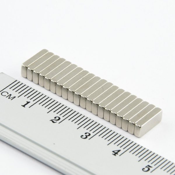 Neodýmový magnet kváder 10x4x2 mm - N52