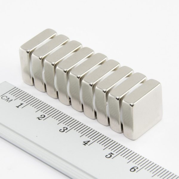 Neodýmový magnet kváder 15x15x5 mm - N38