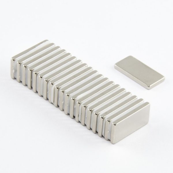 Neodýmový magnet kváder 20x10x2 mm - N38