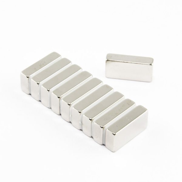 Neodýmový magnet kváder 20x10x5 mm - N35