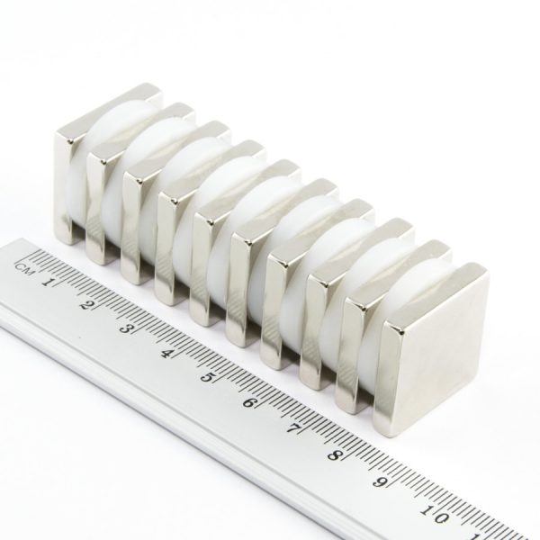 Neodýmový magnet kváder 25x25x5 mm - N38