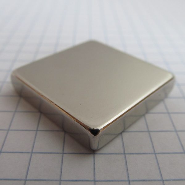 Neodýmový magnet kváder 25x25x5 mm - N38