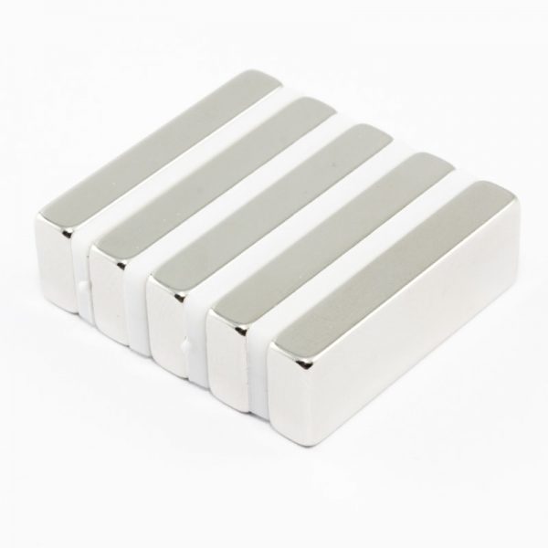 Neodýmový magnet kváder 30x10x5 mm - N38