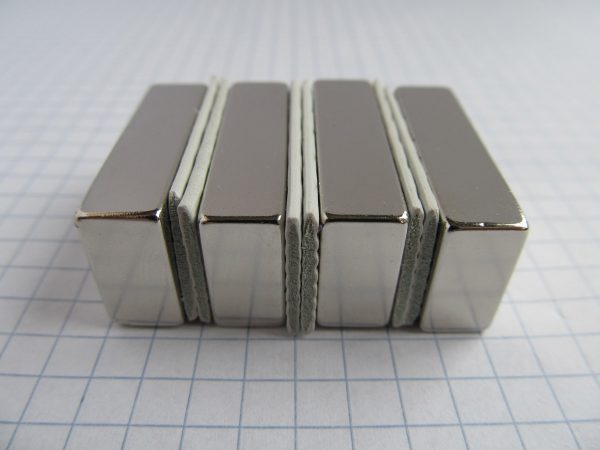 Neodýmový magnet kváder 30x15x8 mm - N38