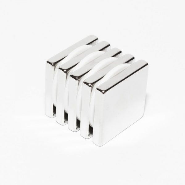 Neodýmový magnet kváder 30x30x5 mm - N38