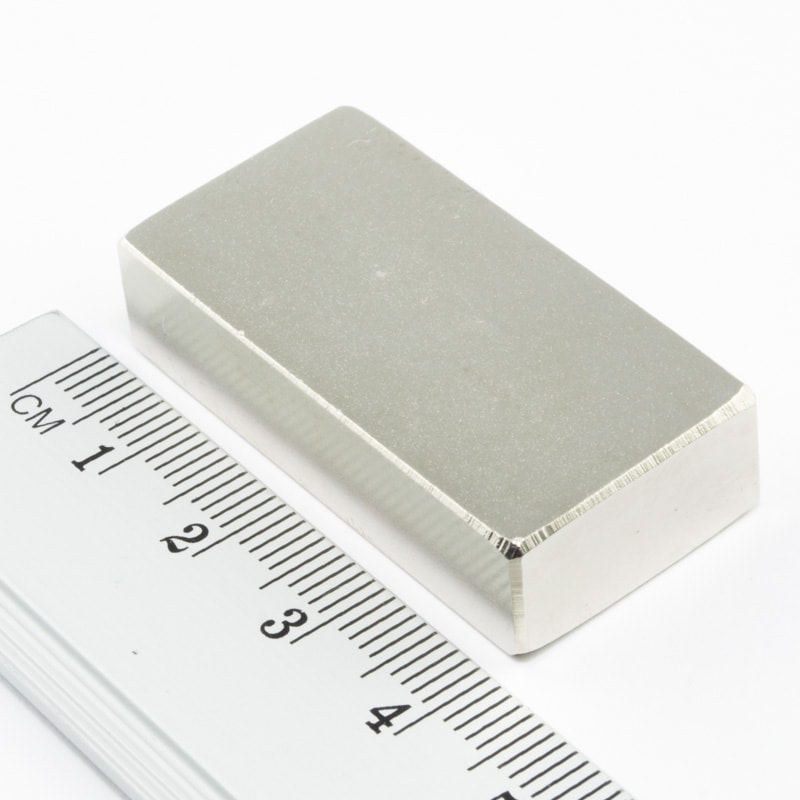 Neodýmový magnet kváder 40x20x10 mm -
N38