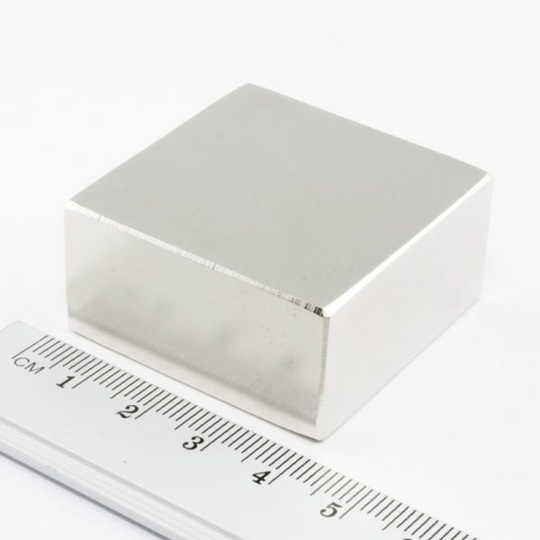 Neodýmový magnet kváder 40x40x20 mm -
  N38