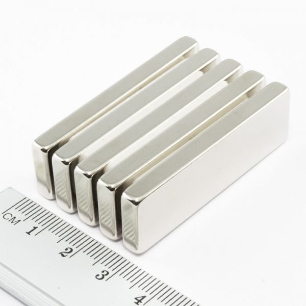 Neodýmový magnet kváder 50x15x5 mm - N38