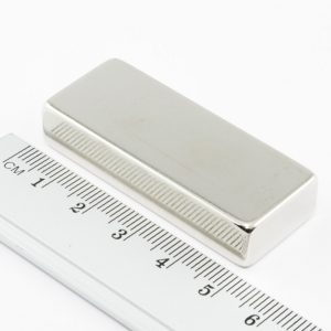 Neodýmový magnet kváder 50x20x10 mm -
  N52