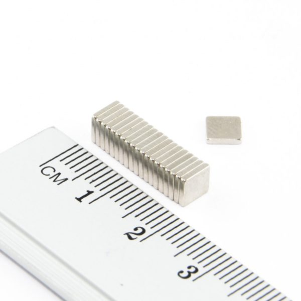 Neodýmový magnet kváder 5x5x1 mm - N38