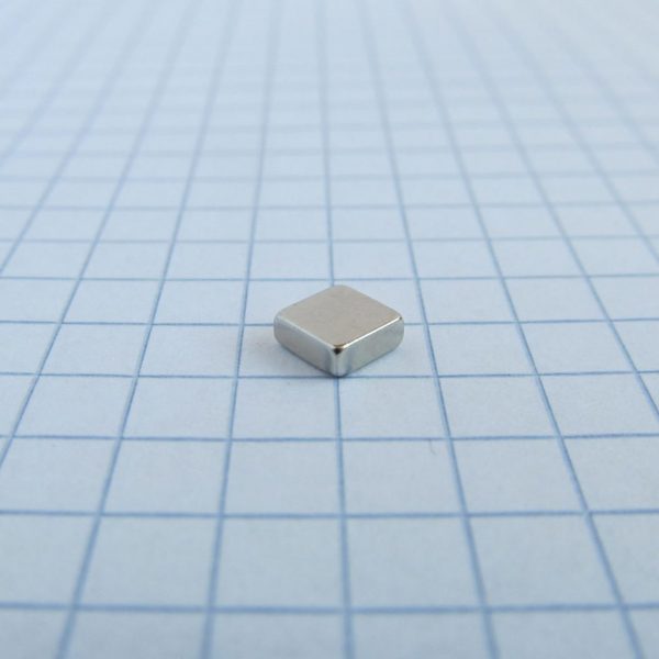 Neodýmový magnet kváder 5x5x2 mm - N38