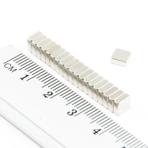 Neodýmový magnet kváder 5x5x2 mm - N38