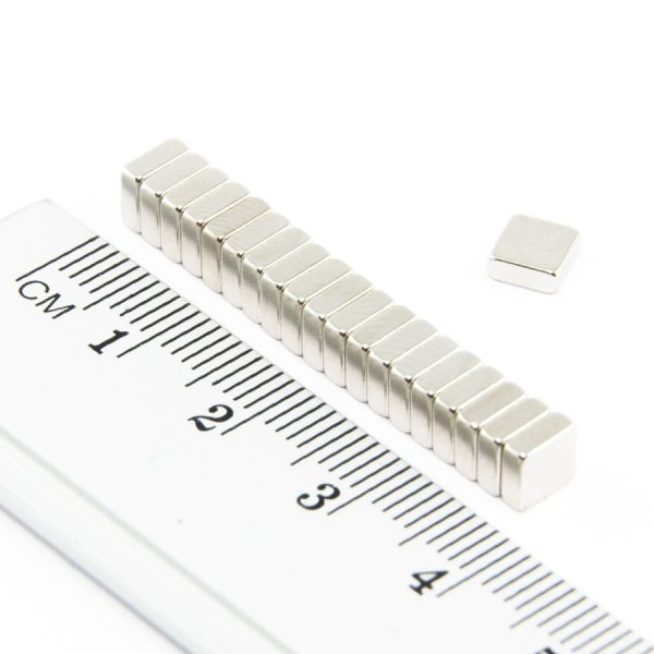 Neodýmový magnet kváder 5x5x2 mm - N38