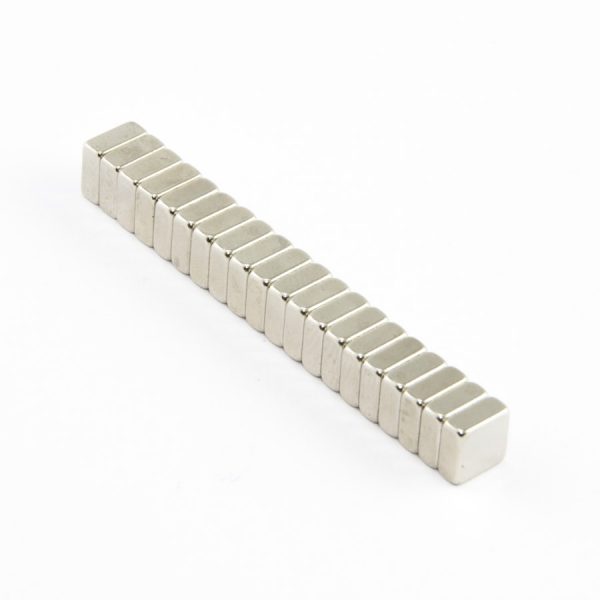 Neodýmový magnet kváder 7x7x3 mm - N38