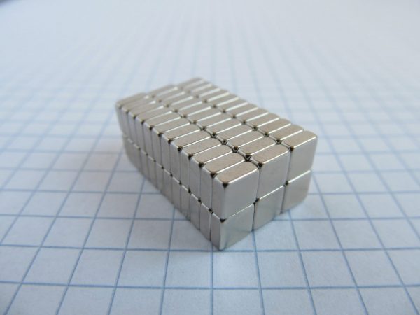Neodýmový magnet kváder 7x7x3 mm - N38
