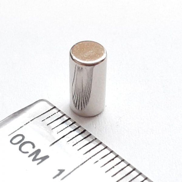 Neodýmový magnet valec 5x10 mm - N38
