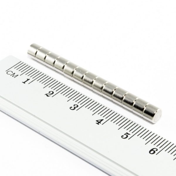 Neodýmový magnet valec 5x4 mm - N38