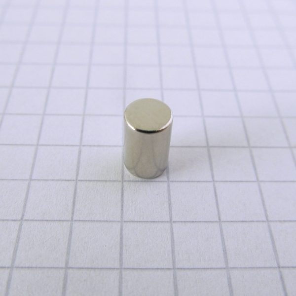 Neodýmový magnet valec 5x8 mm - N38