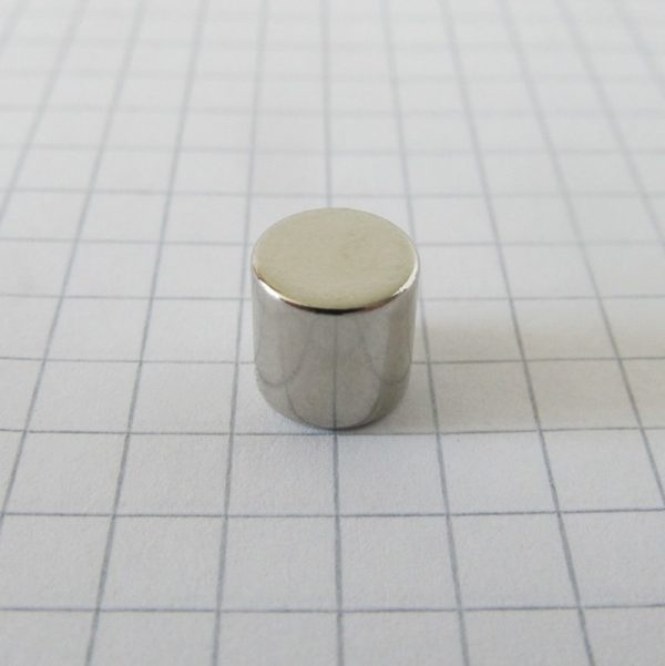 Neodýmový magnet valec 8x8 mm - N38