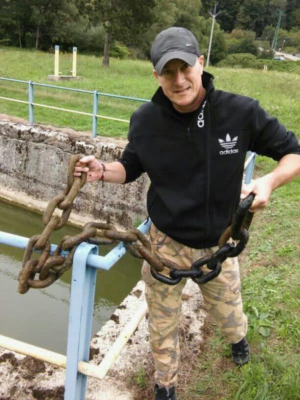 magnet
  fishing nález reťaz
