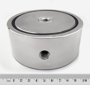 magnet
  v puzdre so závitom cez celý magnet obojstranný