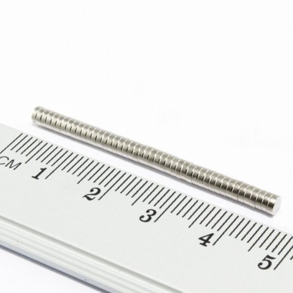 Neodýmový
  magnet valec 3,2x1 mm - N52