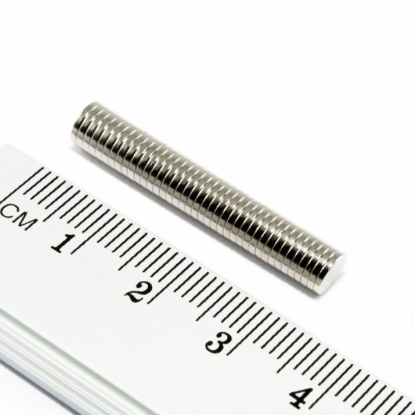 Neodýmový
  magnet valec 4,9x0,8 mm - N52