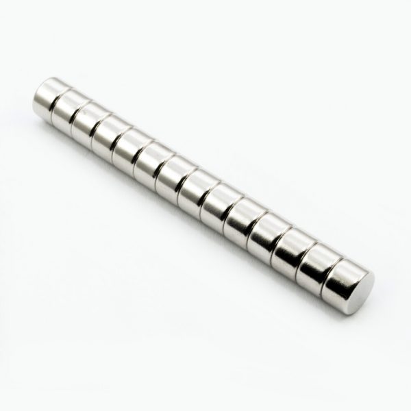 Neodýmový
  magnet valec 8x5 mm - N38