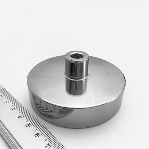 Magnet
  v puzdre s vysunutým vnútorným závitom 75x18 mm