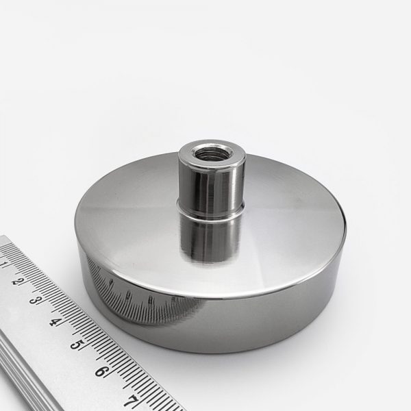 Magnet
  v puzdre s vysunutým vnútorným závitom 75x18 mm