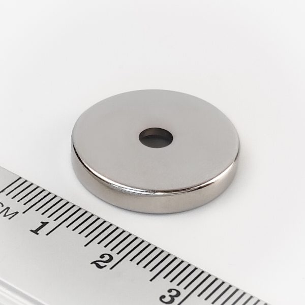Neodýmový
  magnet valec 23x4 mm s dierou M4